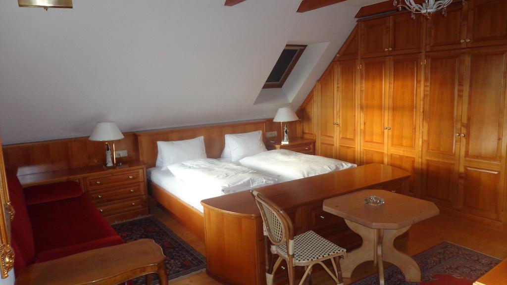 Gasthof Hirschenhof 2*