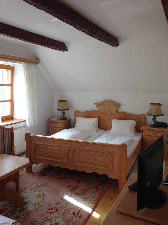 Gasthof Hirschenhof 2*